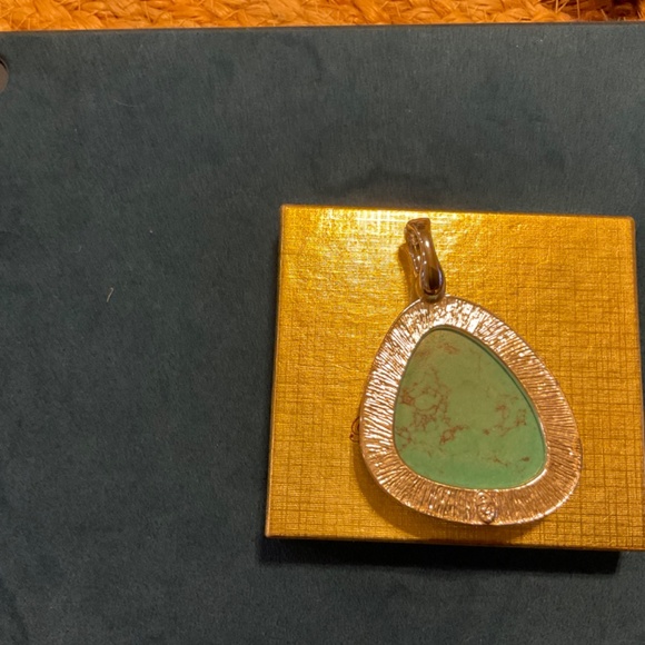STATEMENT PENDANT - Picture 2 of 2